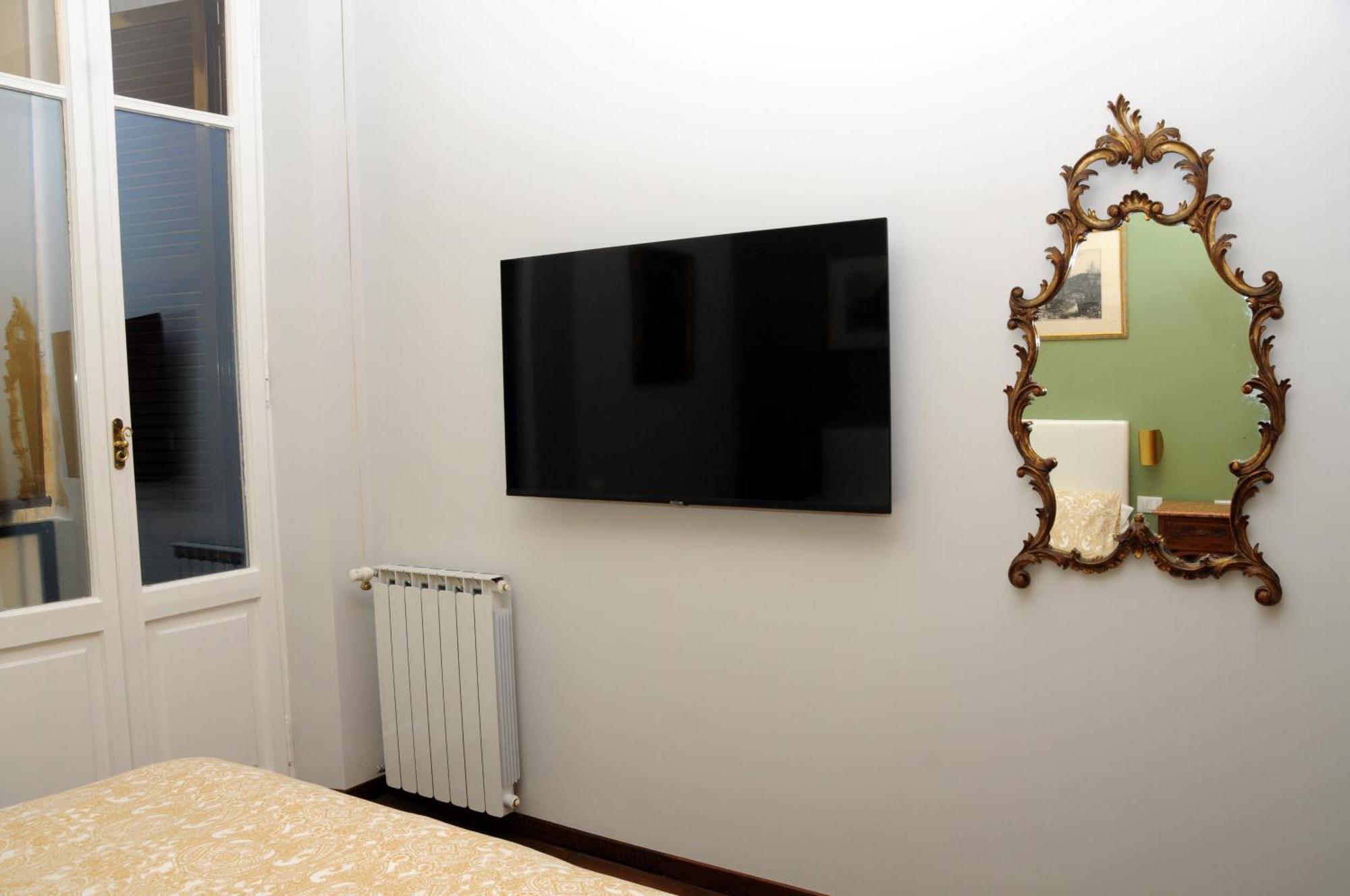 A Casa Di Lu, Al Colosseo - Guest House Rzym Zewnętrze zdjęcie