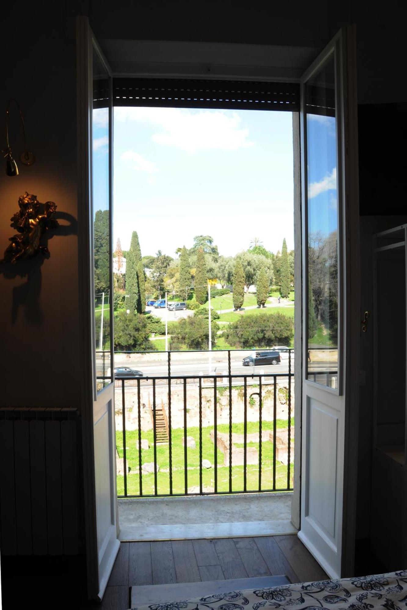 A Casa Di Lu, Al Colosseo - Guest House Rzym Zewnętrze zdjęcie