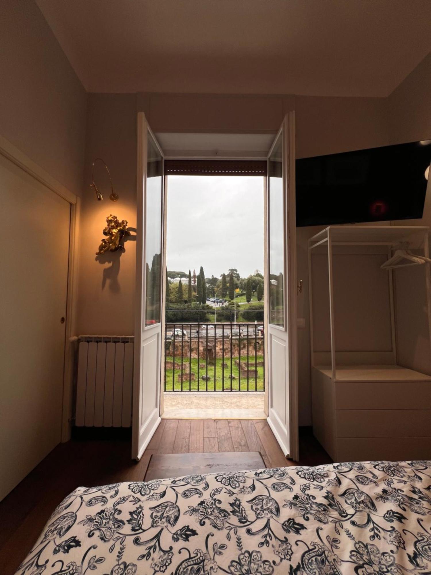 A Casa Di Lu, Al Colosseo - Guest House Rzym Zewnętrze zdjęcie