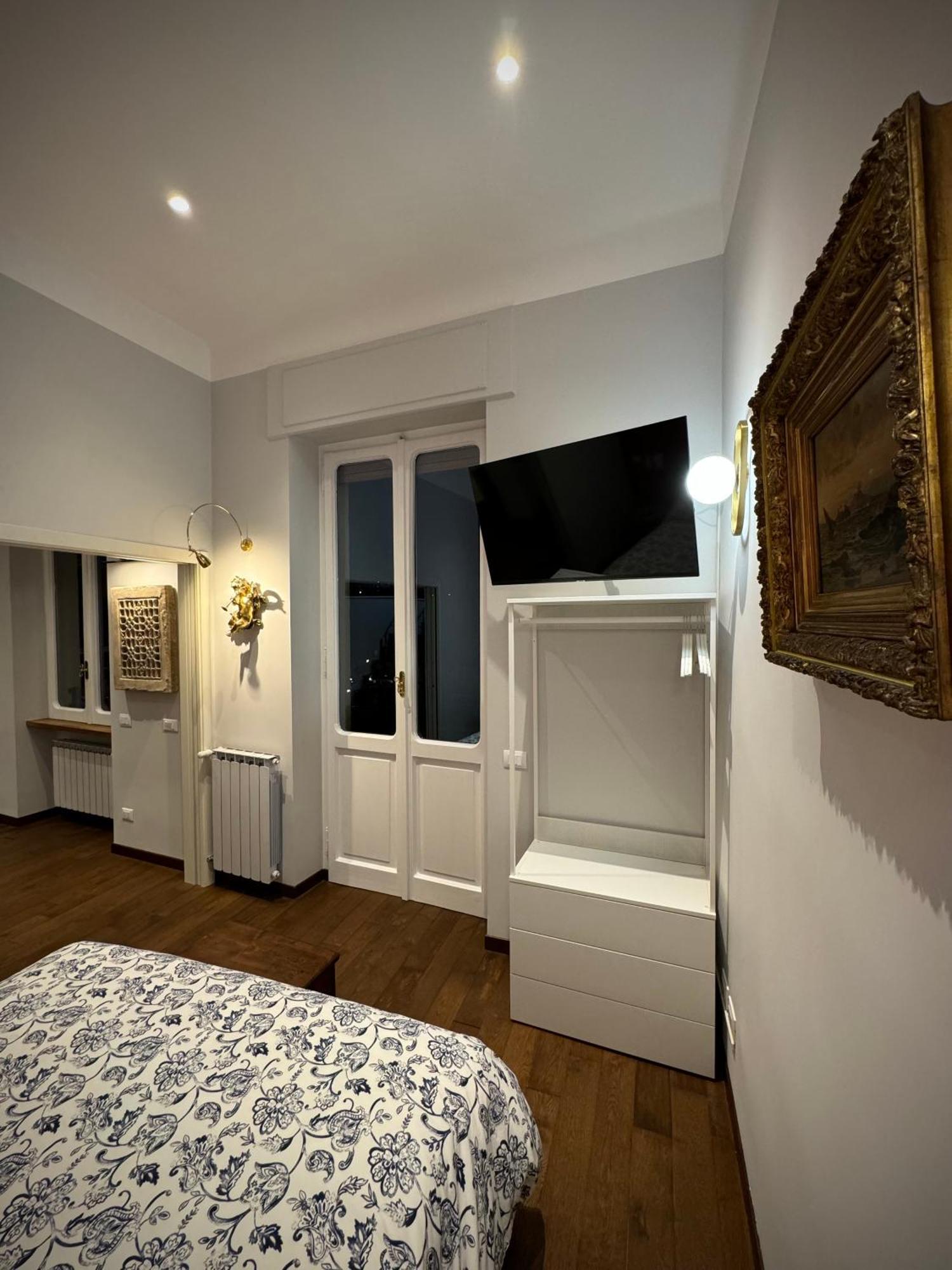 A Casa Di Lu, Al Colosseo - Guest House Rzym Zewnętrze zdjęcie